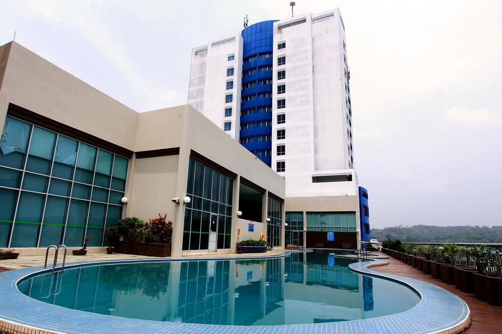โรงแรมเมกะ มีรี ภายนอก รูปภาพ