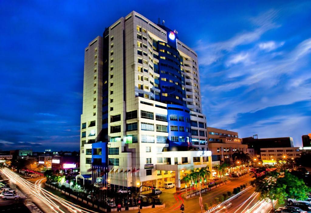 โรงแรมเมกะ มีรี ภายนอก รูปภาพ